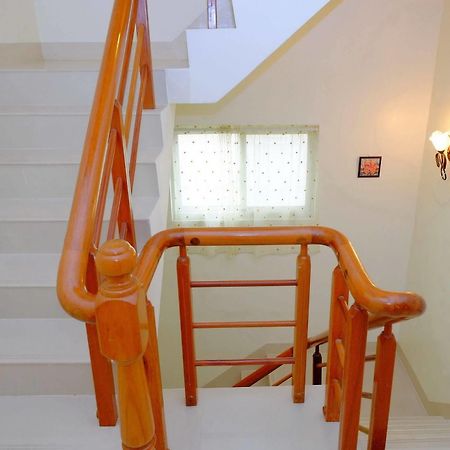 Spring Garden Homestay Хуалянь Екстер'єр фото