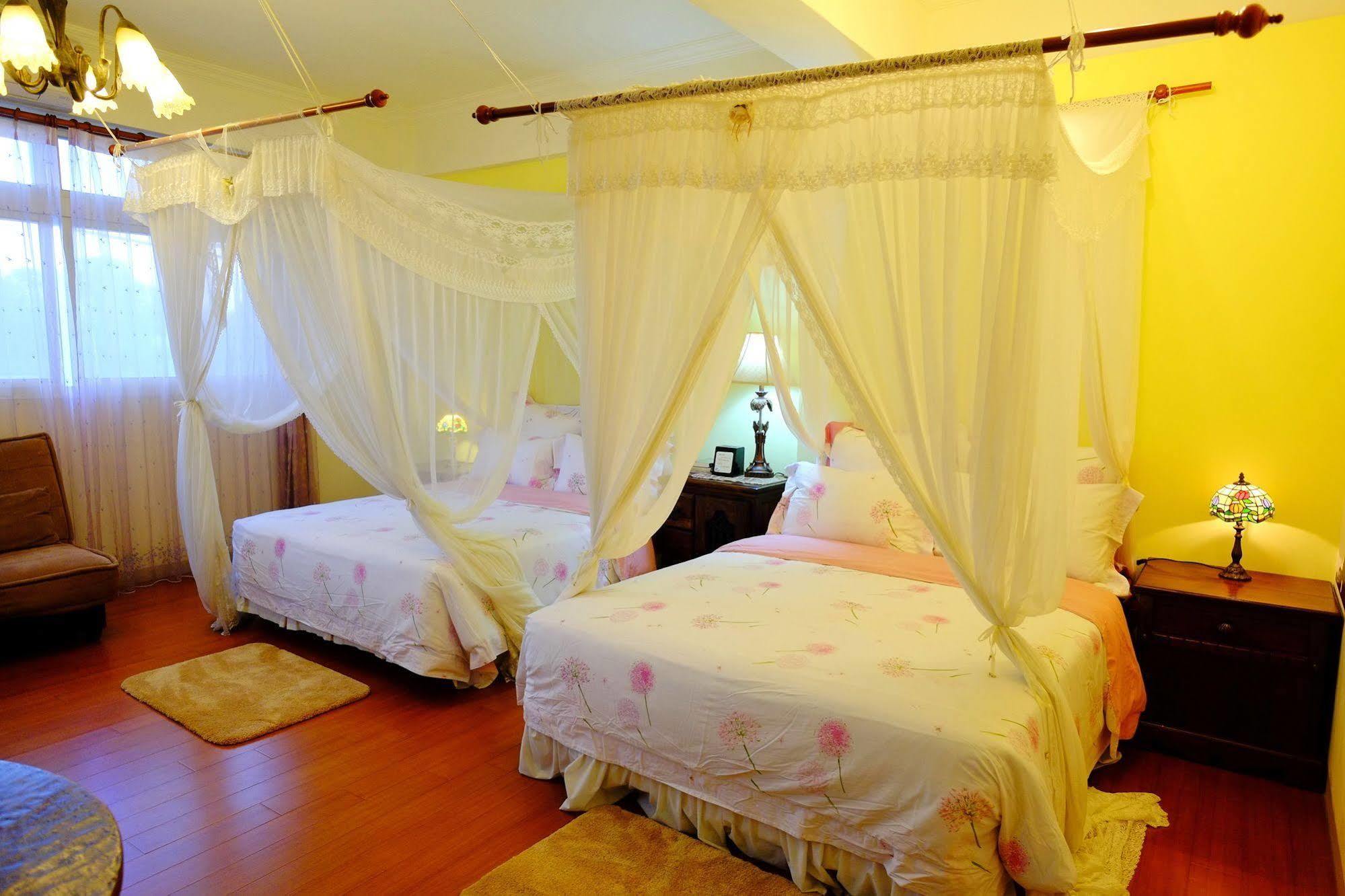 Spring Garden Homestay Хуалянь Екстер'єр фото